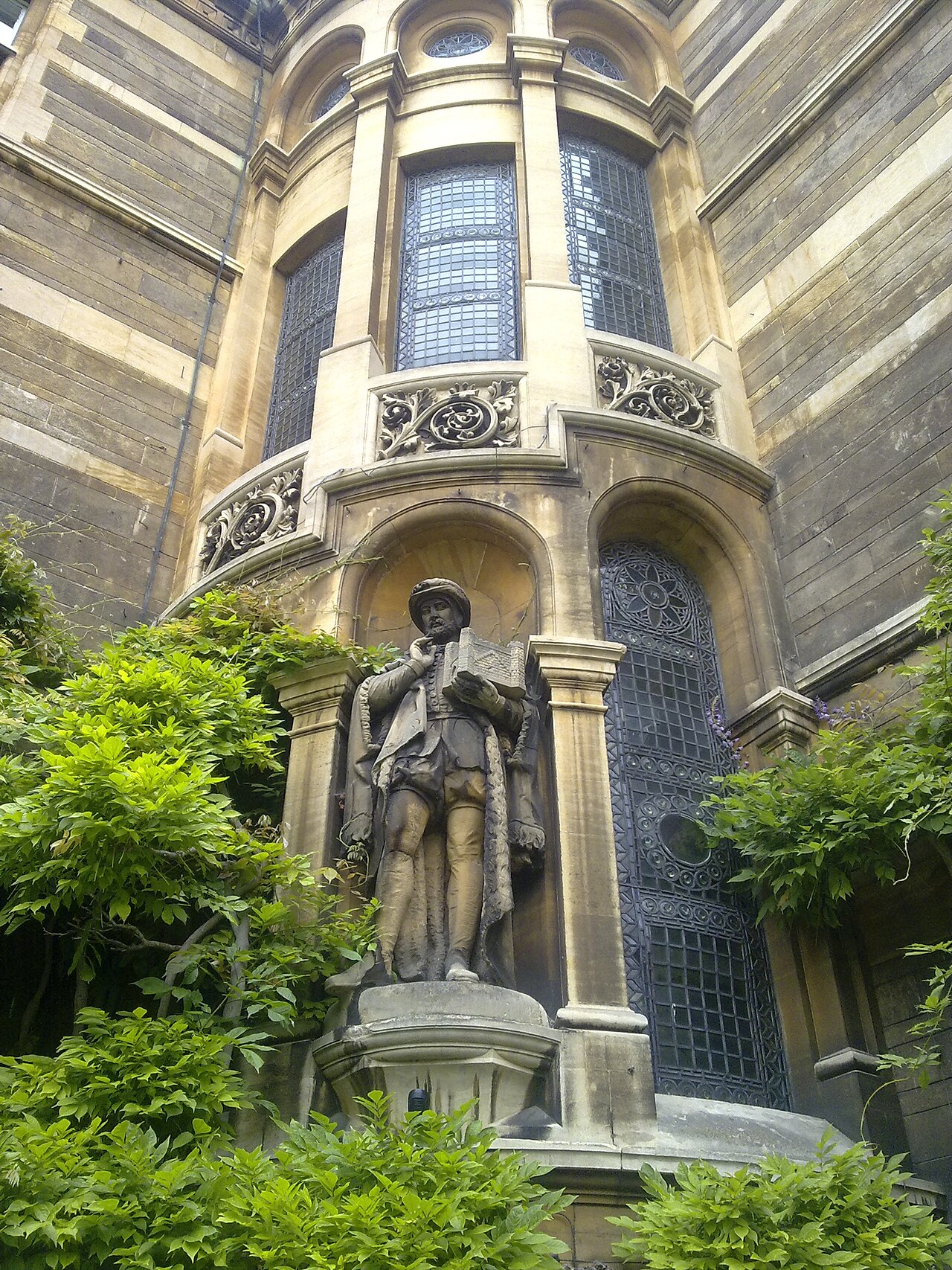 Pubs and Streets — image 3