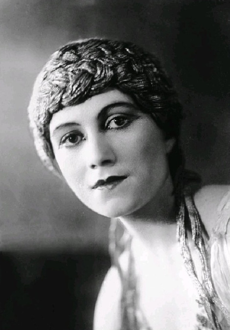 Woman with Yellow Hair — image 3