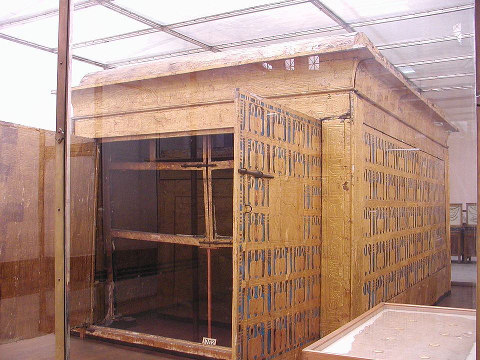 Amun Protecting Tutankhamun — image 3