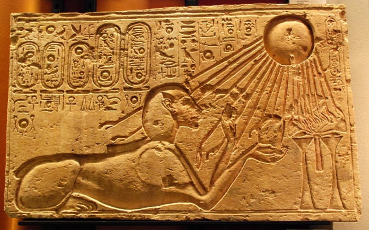 Bust of Akhenaten — image 2