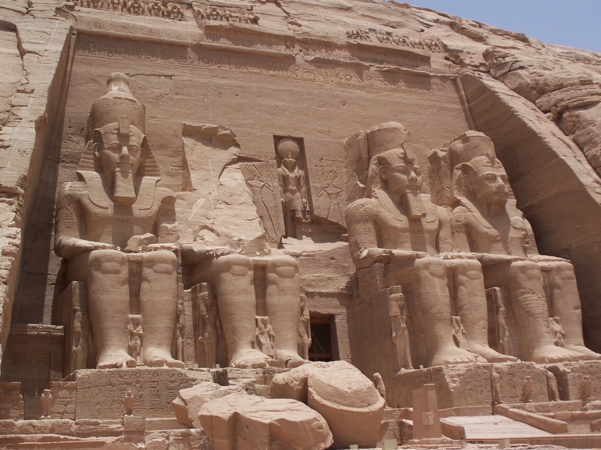 Cosmetic Spoon: The Nubian Bearer — image 2