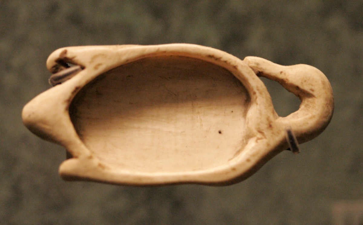 Cosmetic Spoon: The Nubian Bearer — image 3