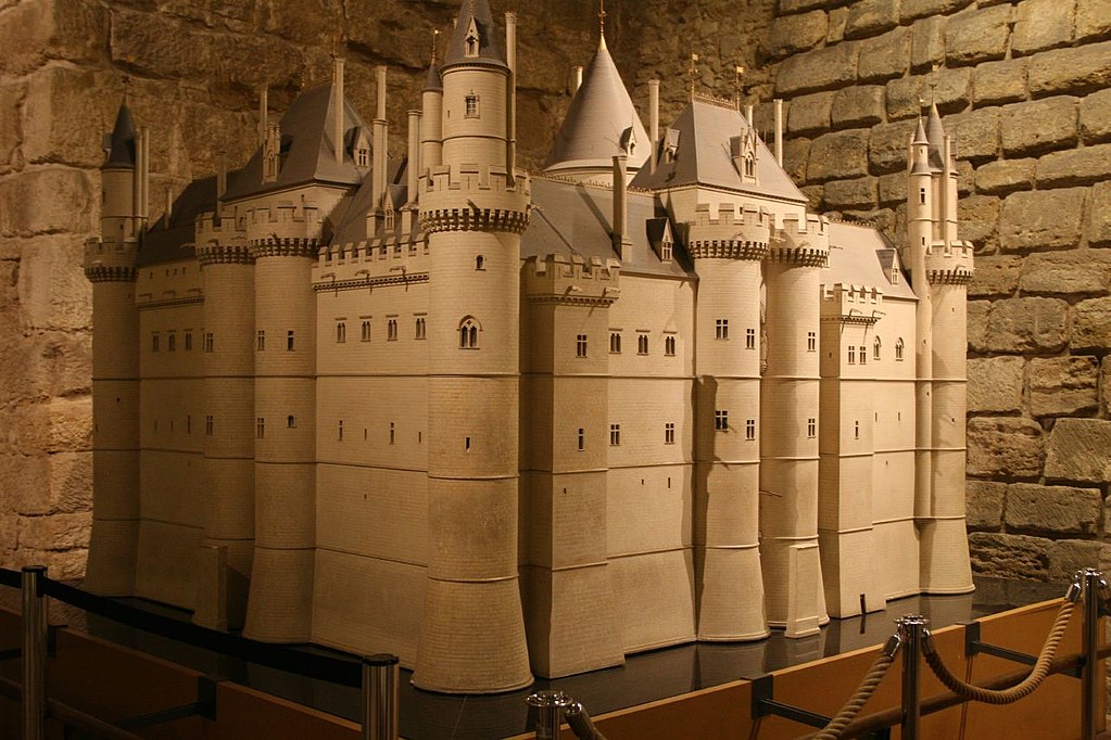 Medieval Palaces — image 5