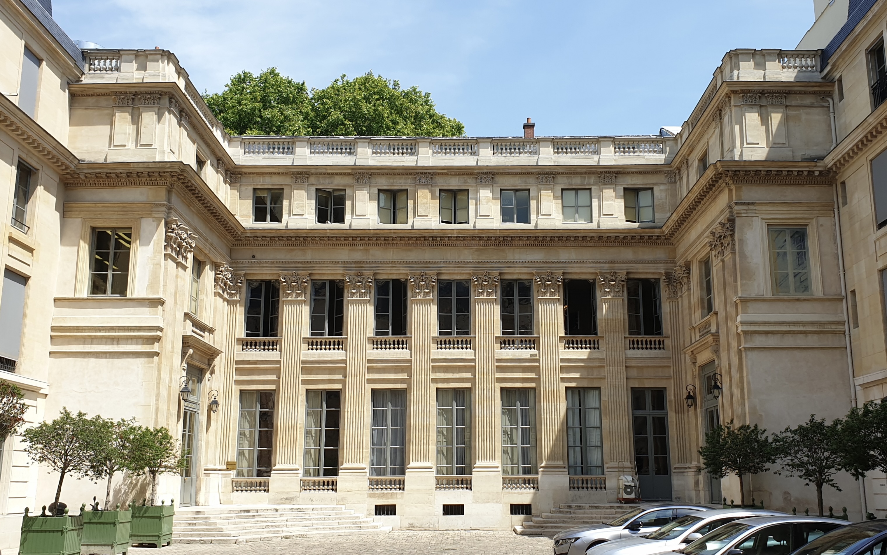 The Faubourg Saint Germain — image 1