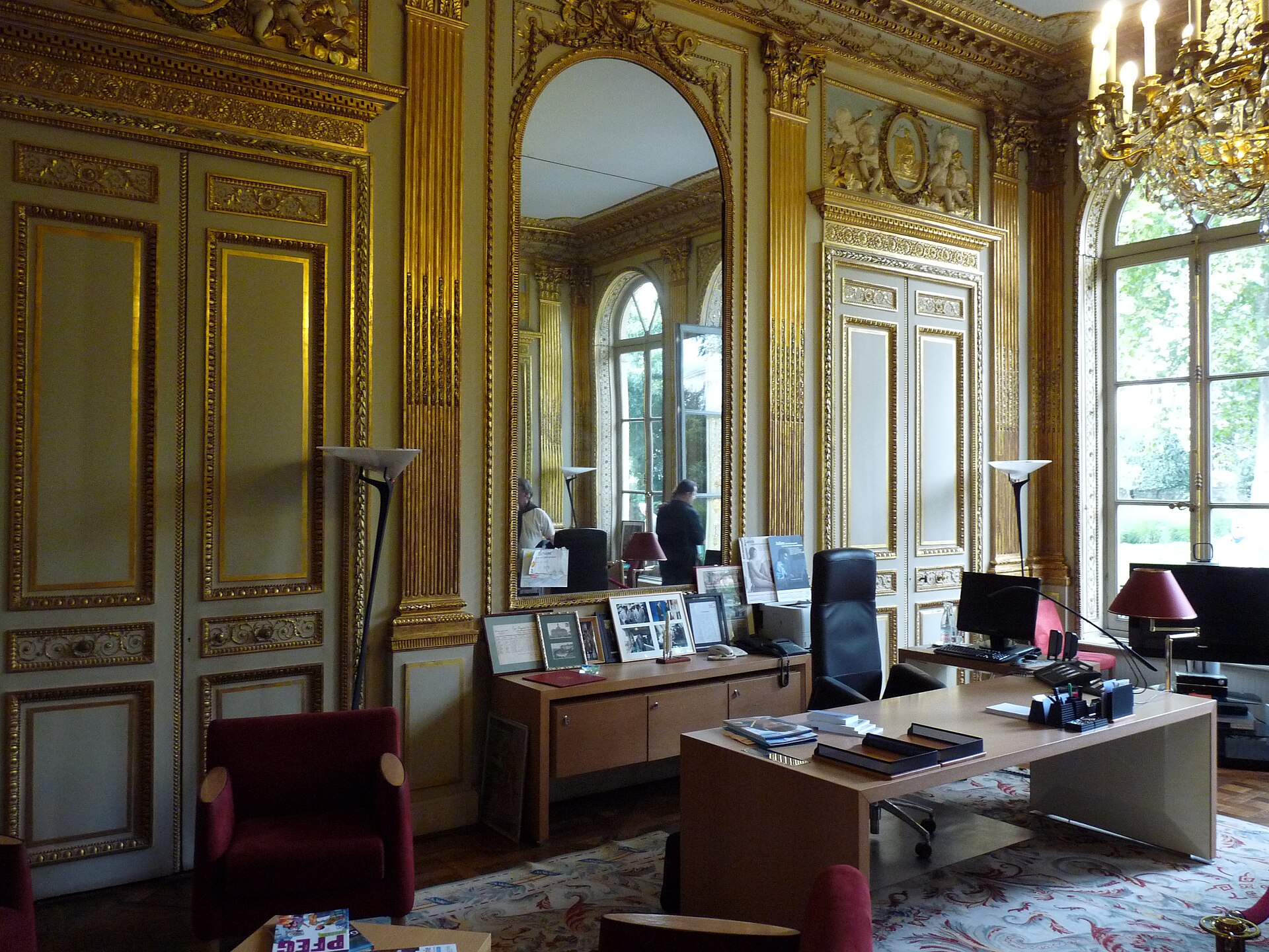 The Faubourg Saint Germain — image 3
