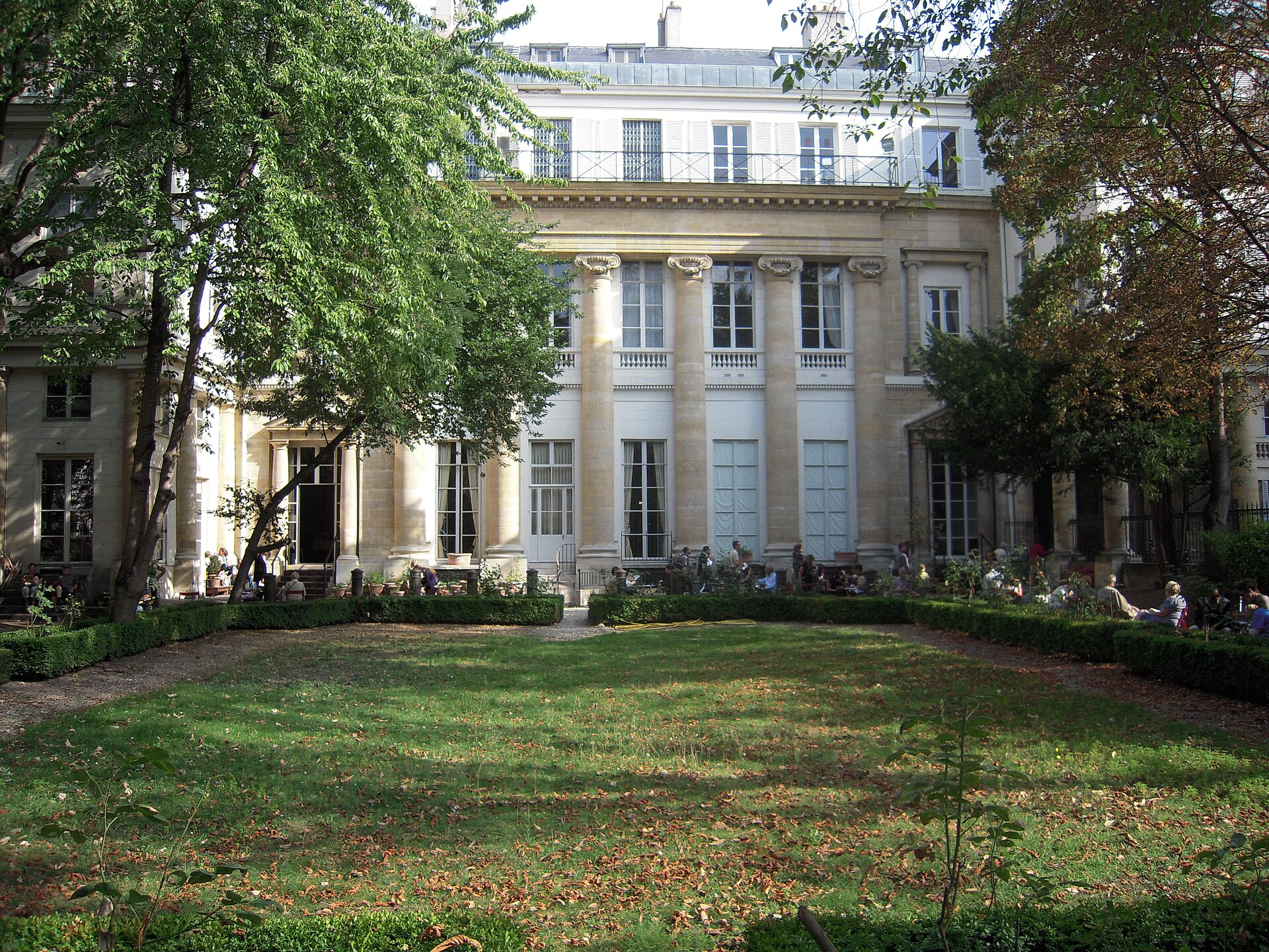 The Faubourg Saint Germain — image 1