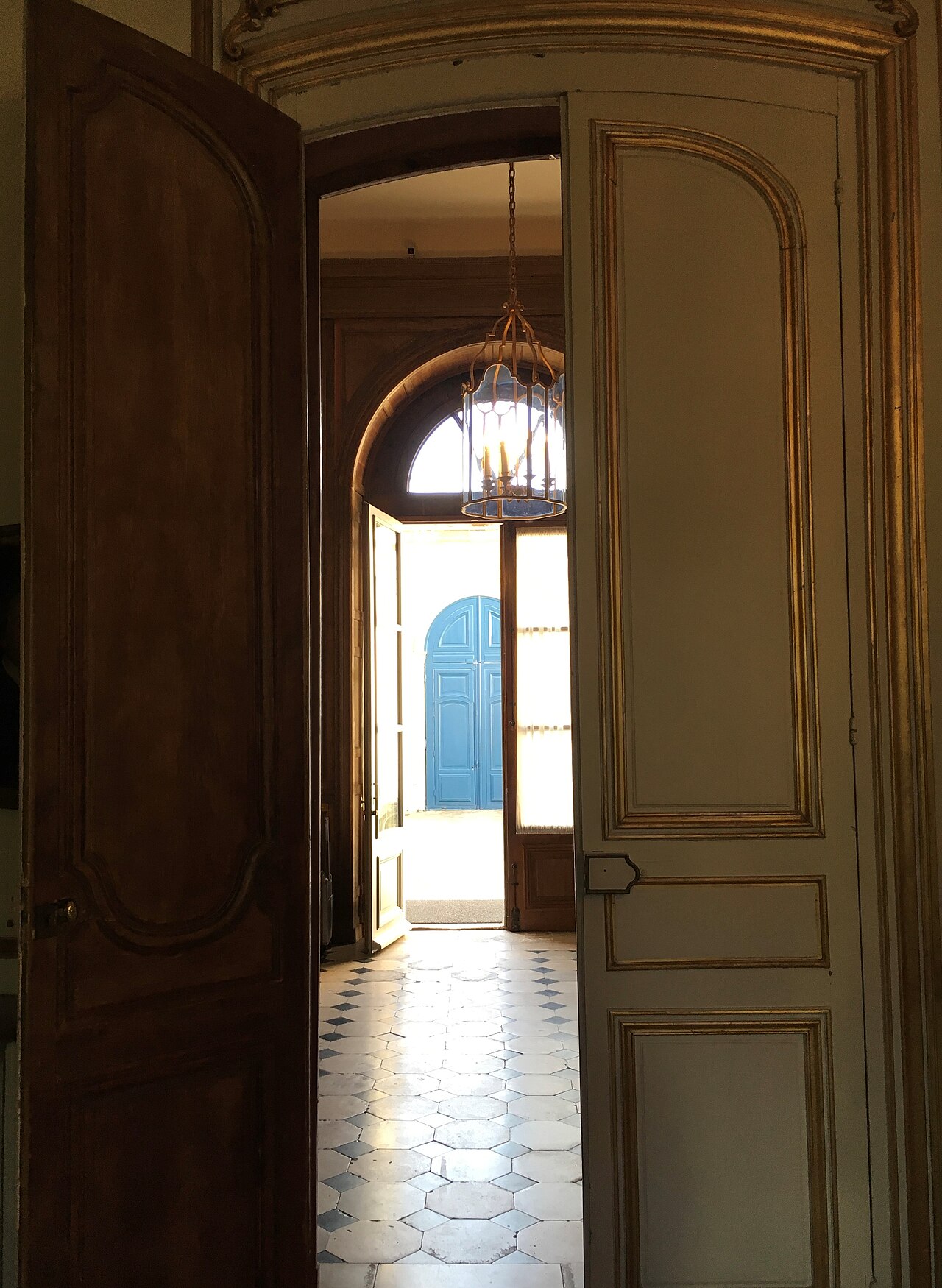 The Faubourg Saint Germain — image 12