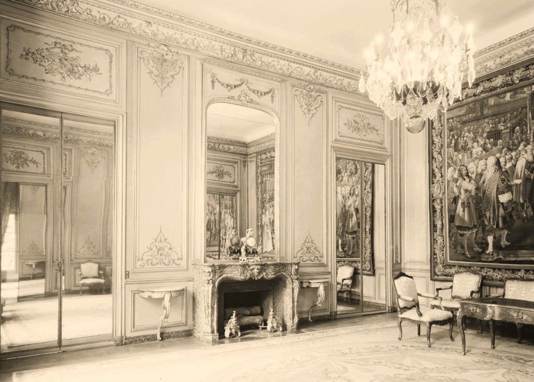 The Faubourg Saint Germain — image 5