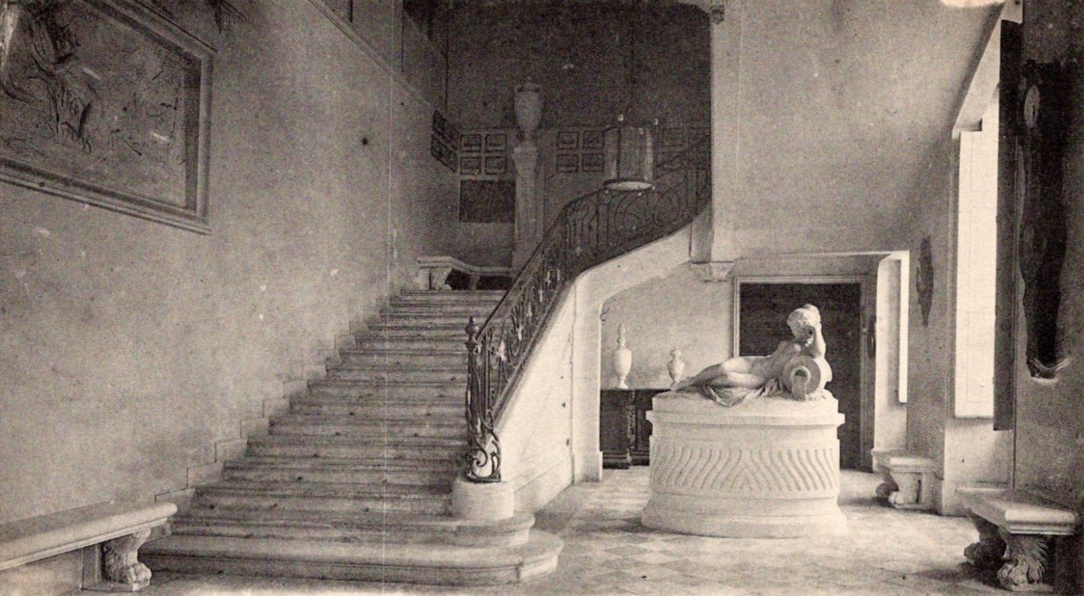 The Faubourg Saint Germain — image 8