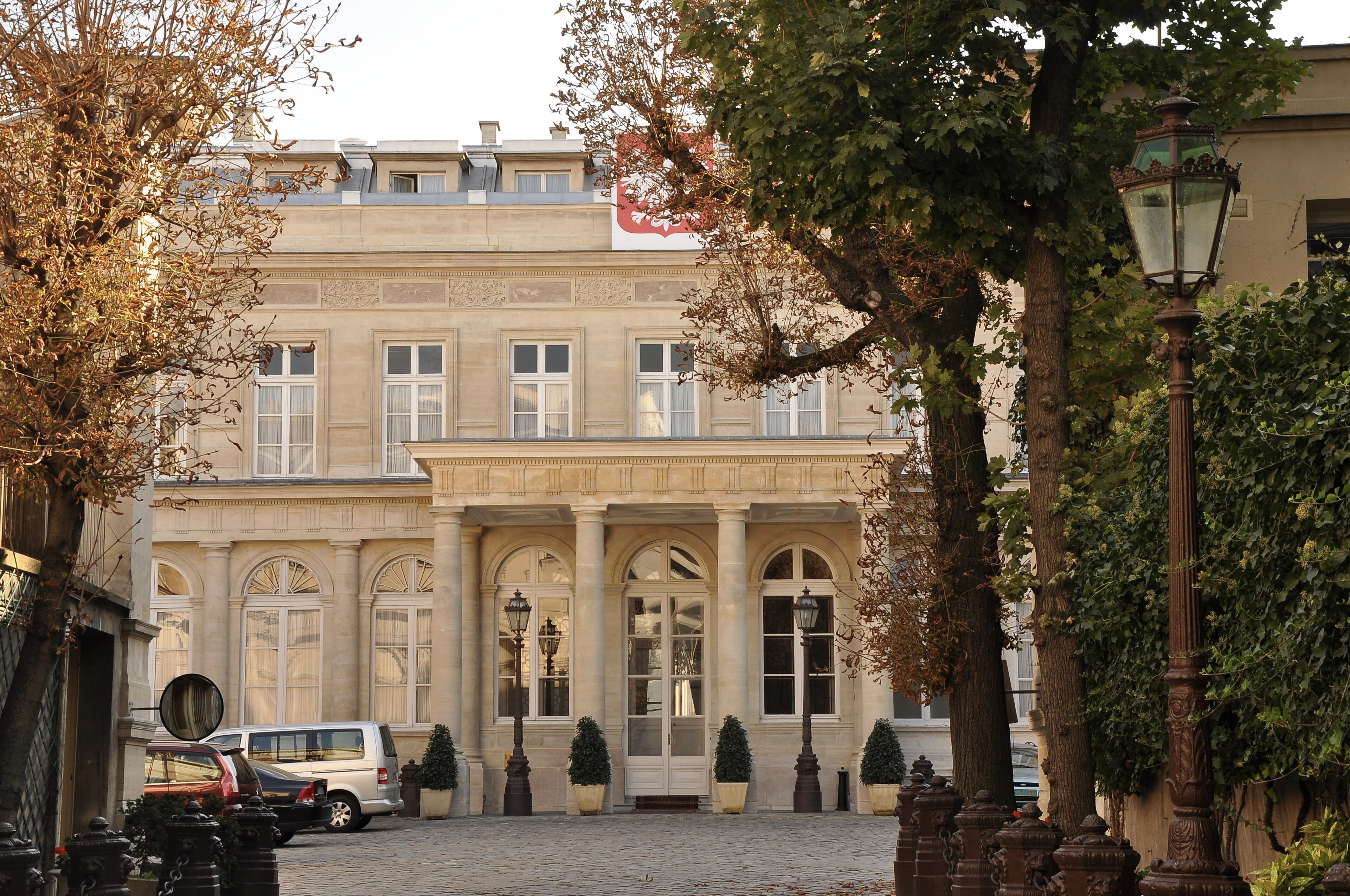 The Faubourg Saint Germain — image 2