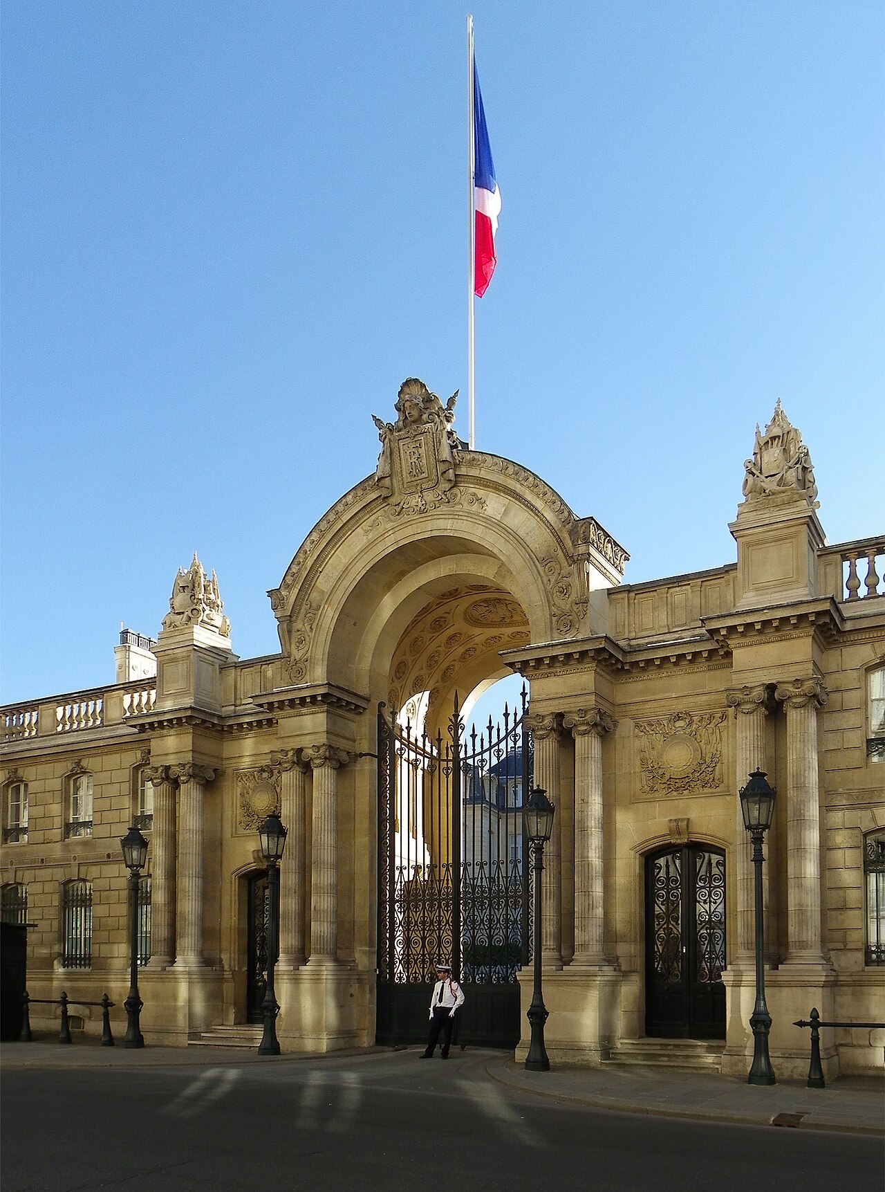The Faubourg Saint Germain — image 11