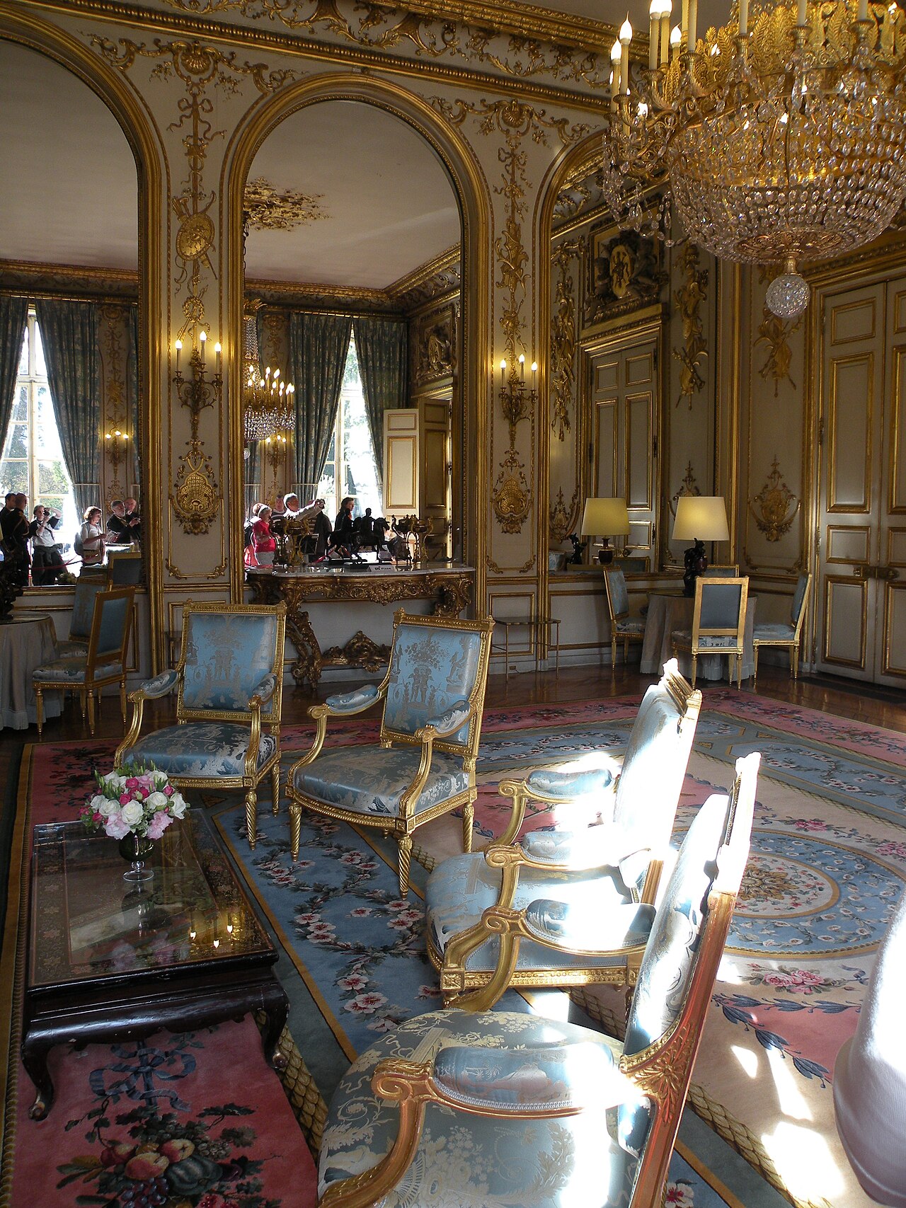 The Faubourg Saint Germain — image 6