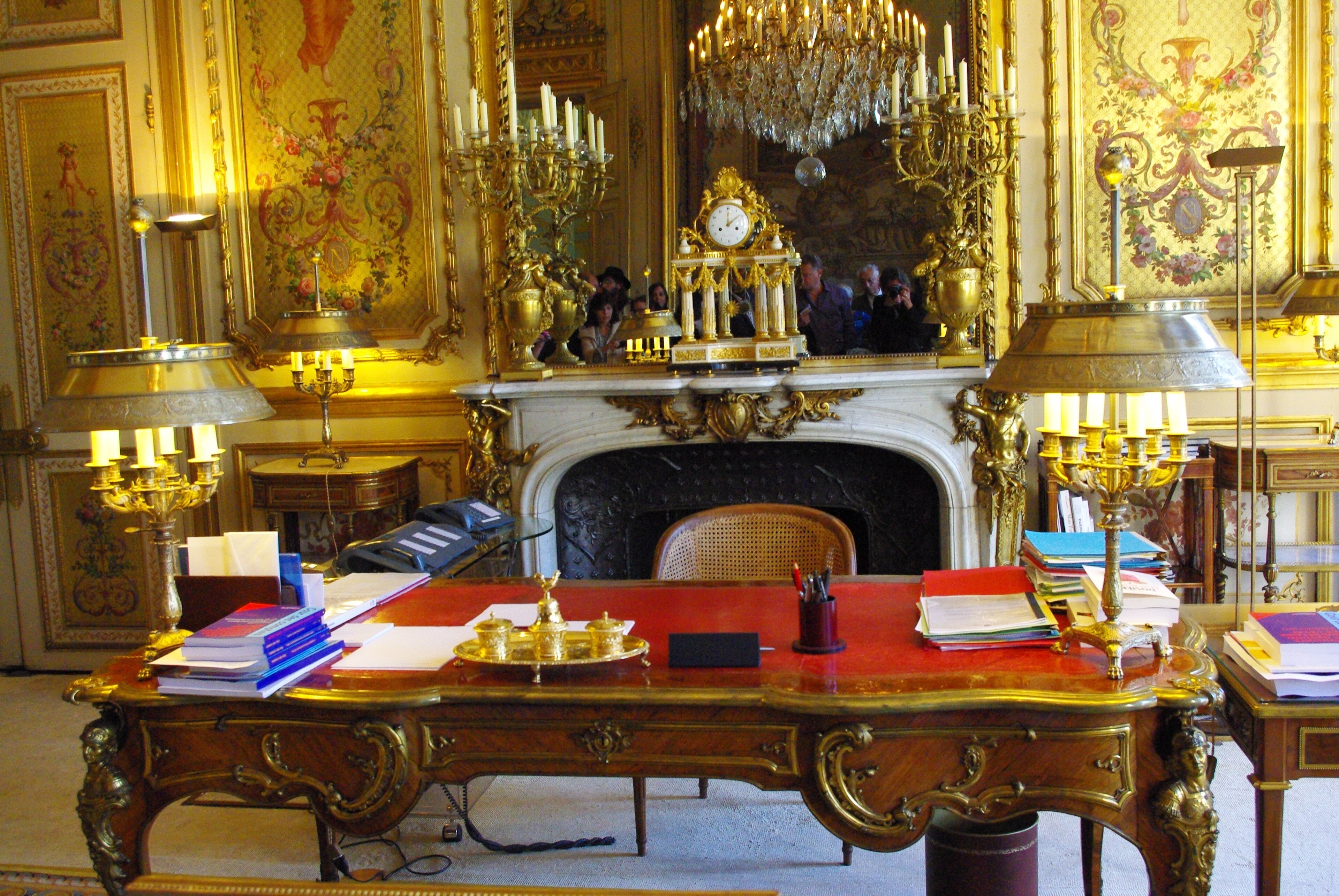 The Faubourg Saint Germain — image 9