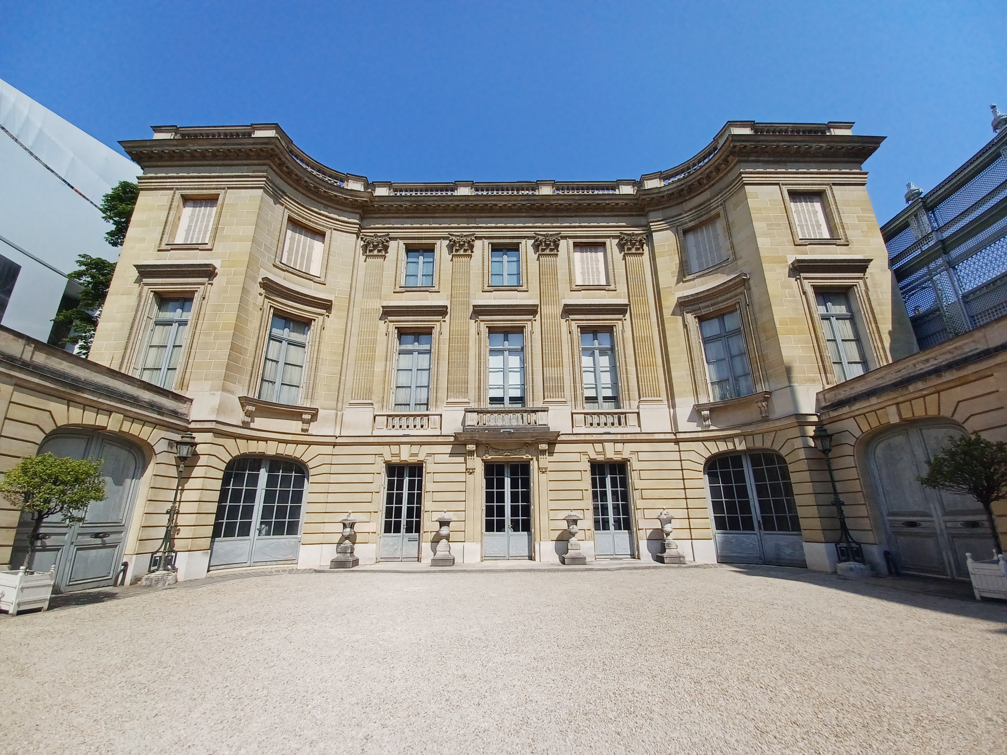 The Faubourg Saint Germain — image 1