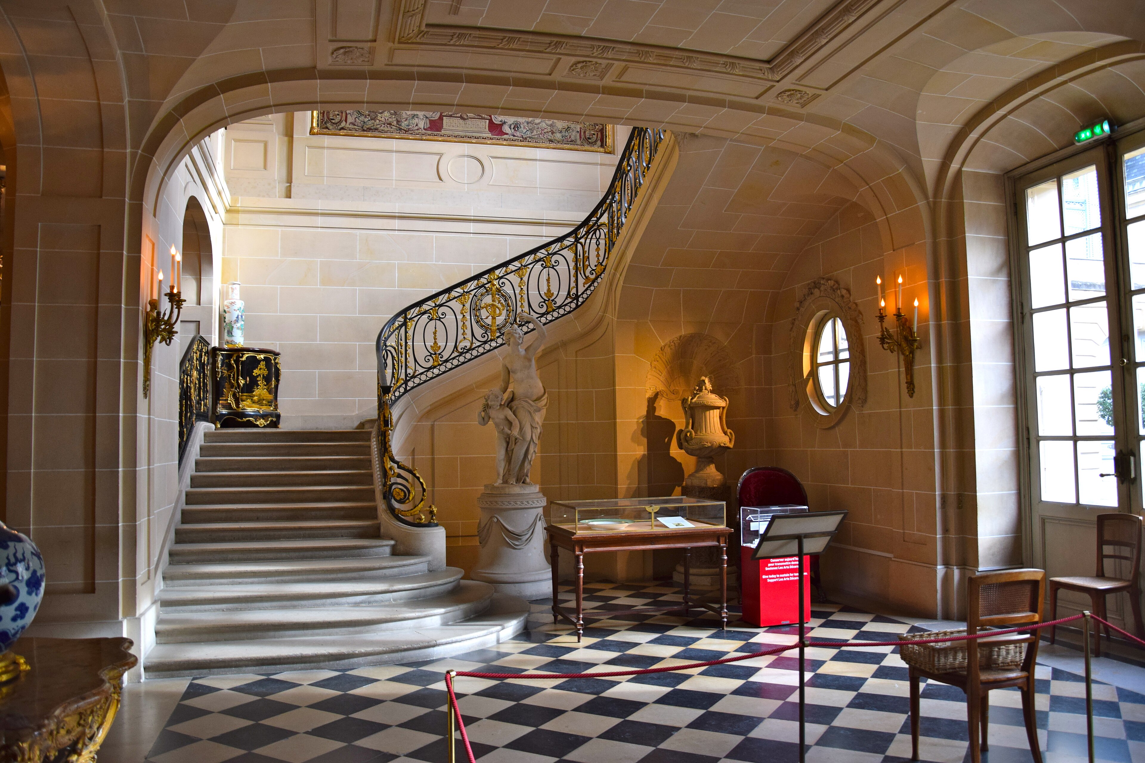 The Faubourg Saint Germain — image 4