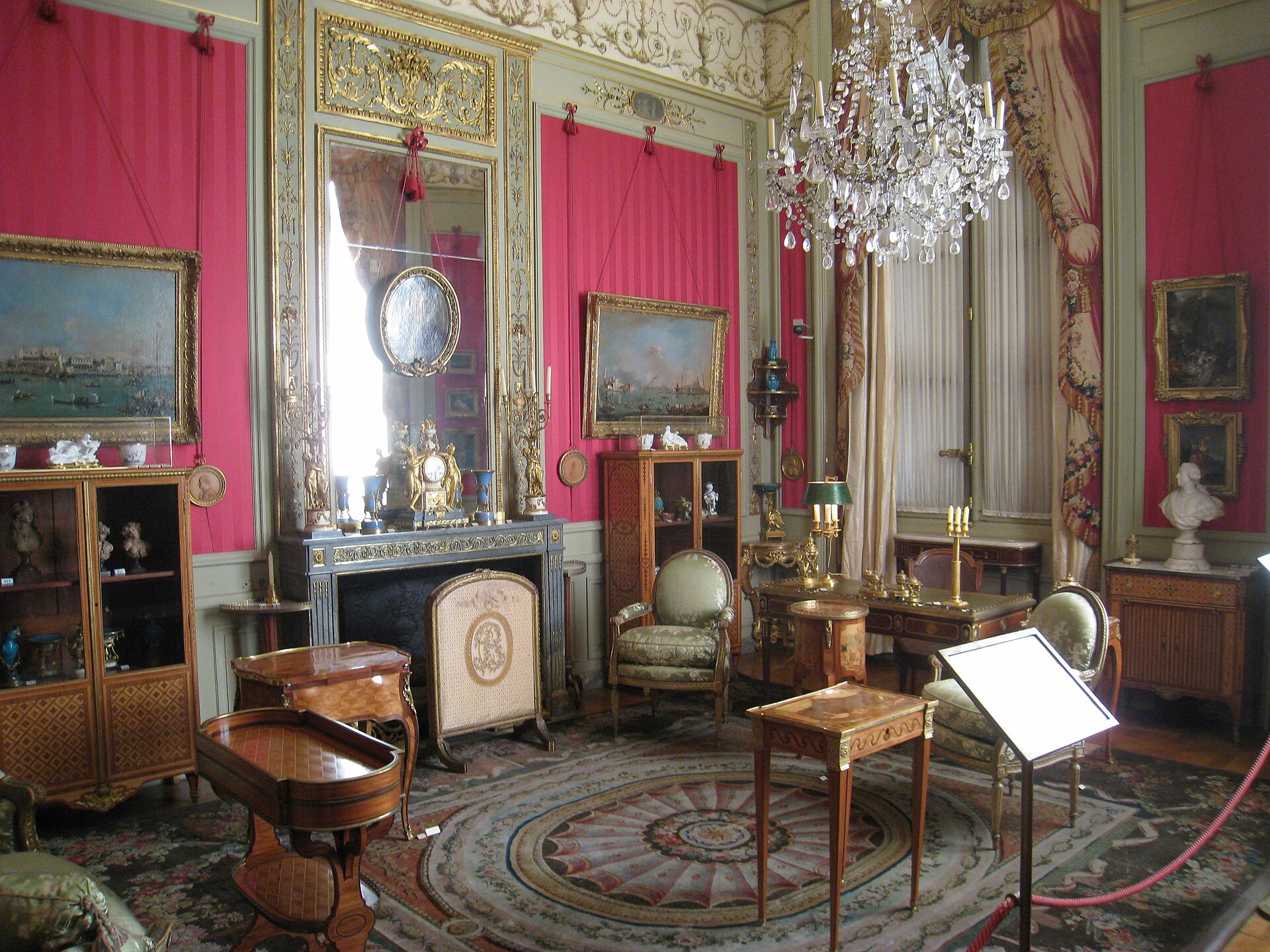 The Faubourg Saint Germain — image 9