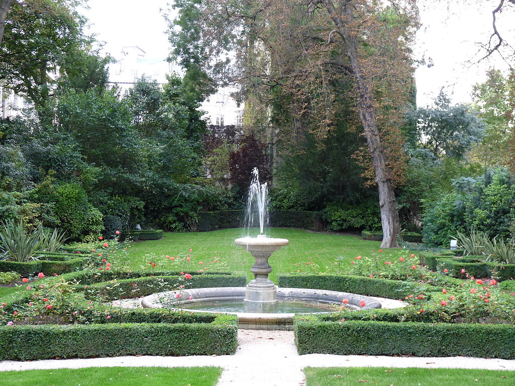 The Faubourg Saint Germain — image 12