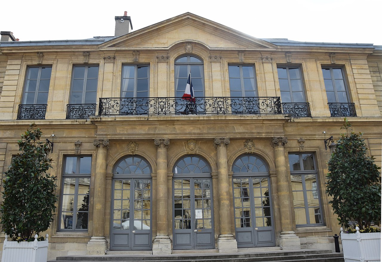 The Faubourg Saint Germain — image 6