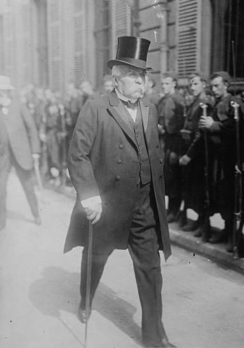 The Faubourg Saint Germain — image 13