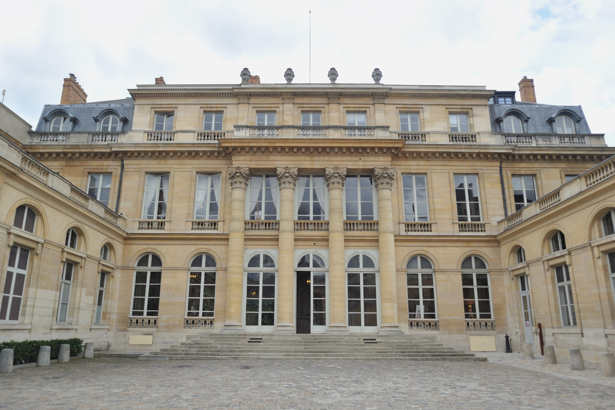 The Faubourg Saint Germain — image 1