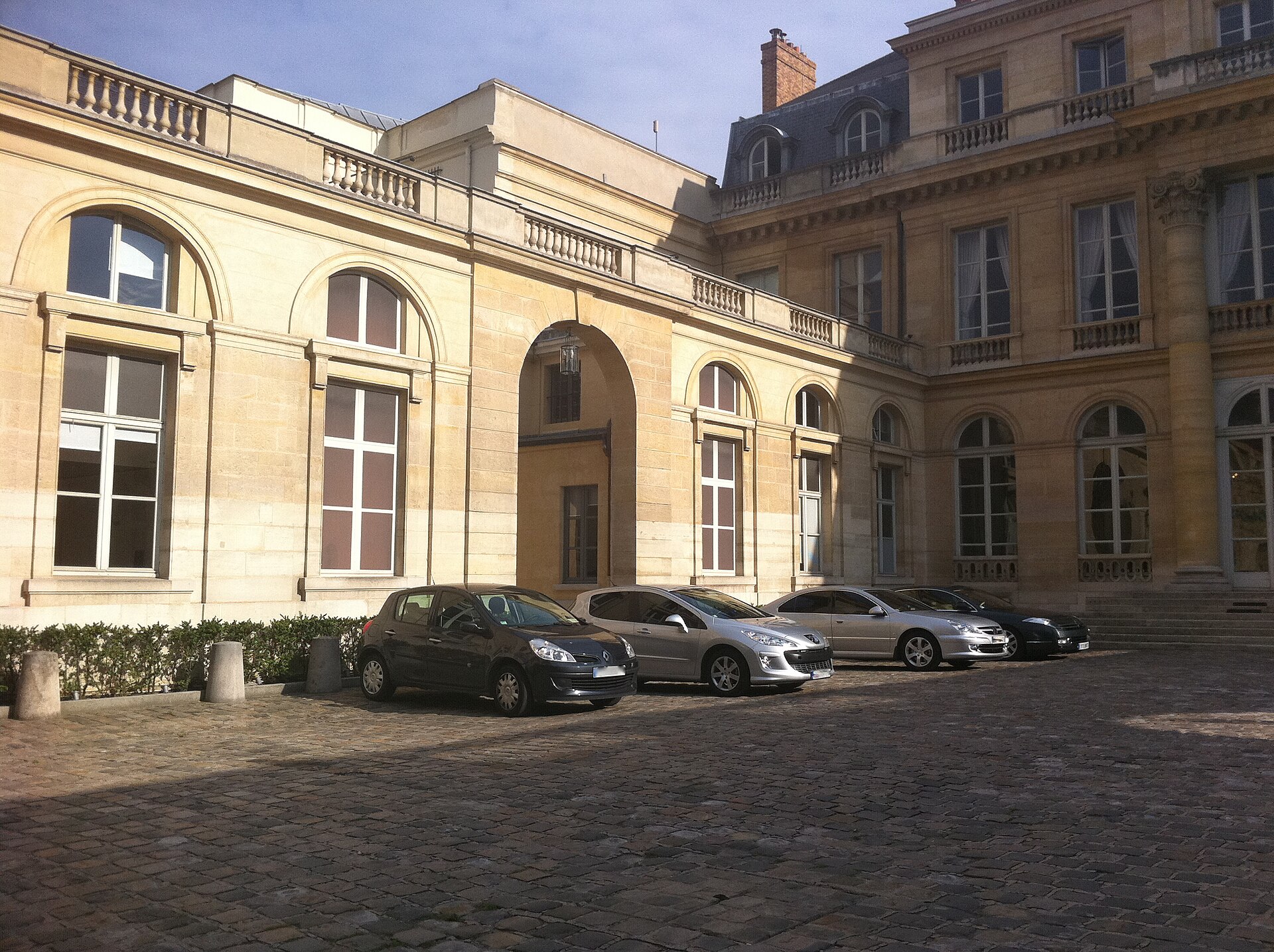 The Faubourg Saint Germain — image 2