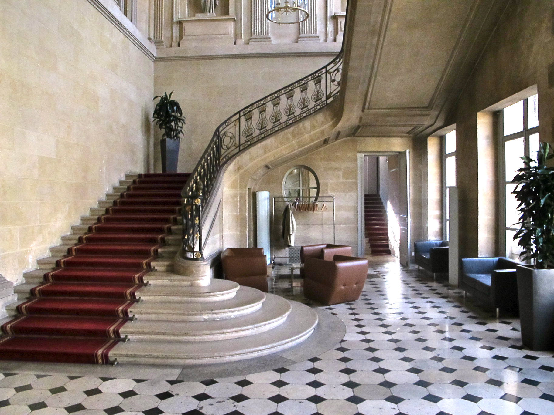 The Faubourg Saint Germain — image 3