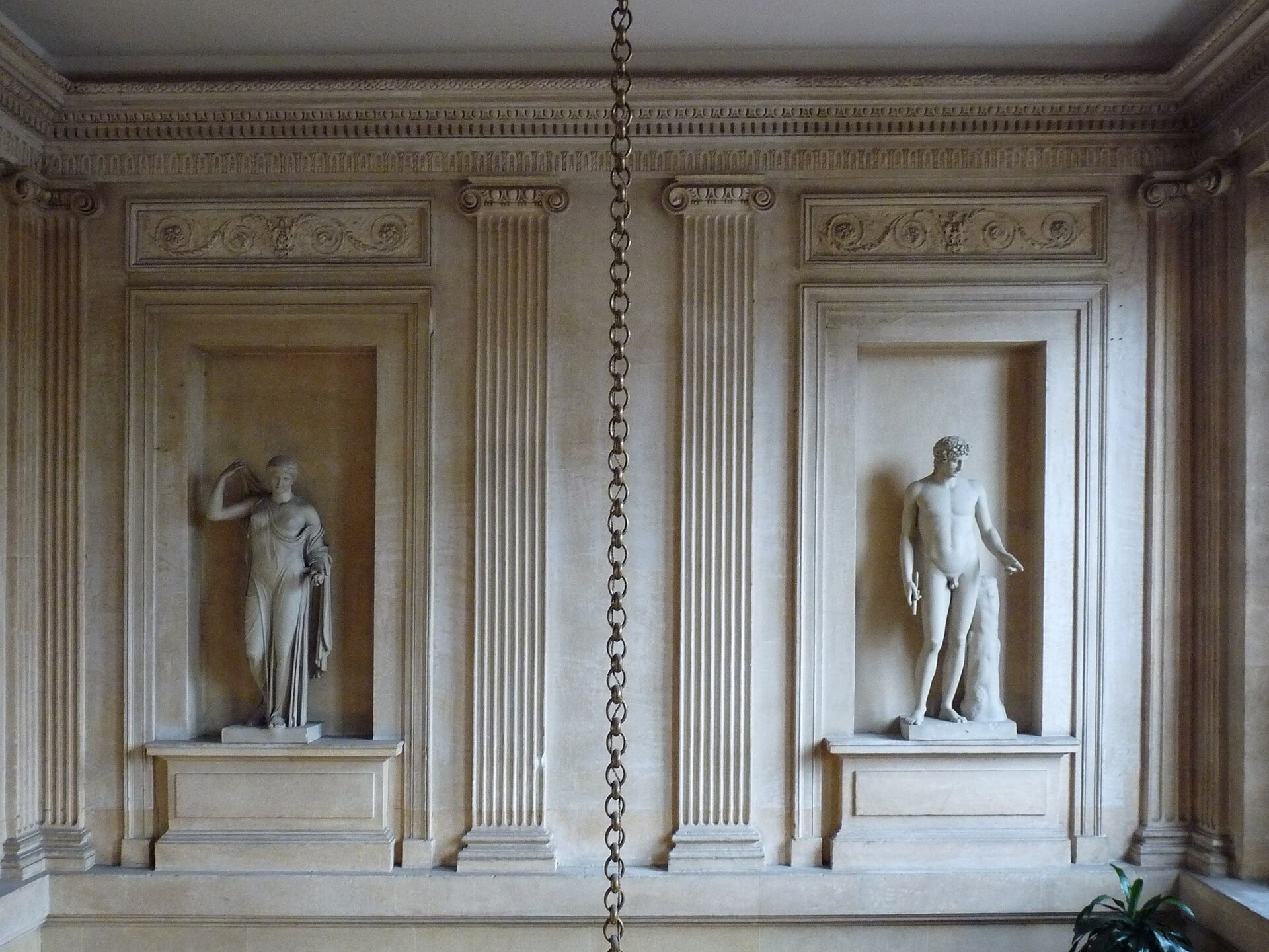 The Faubourg Saint Germain — image 5