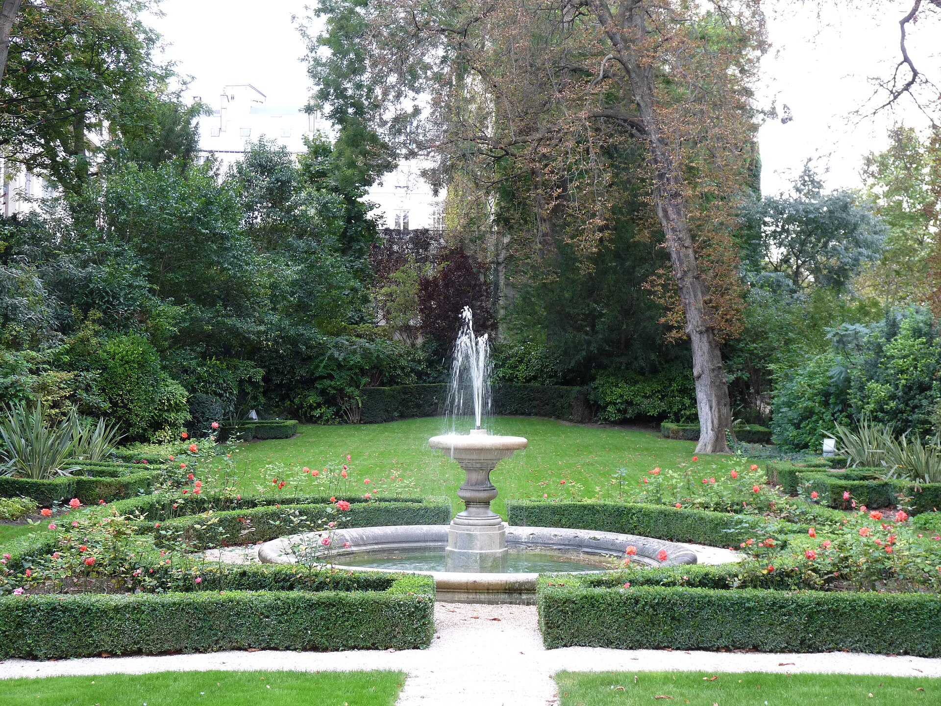 The Faubourg Saint Germain — image 6