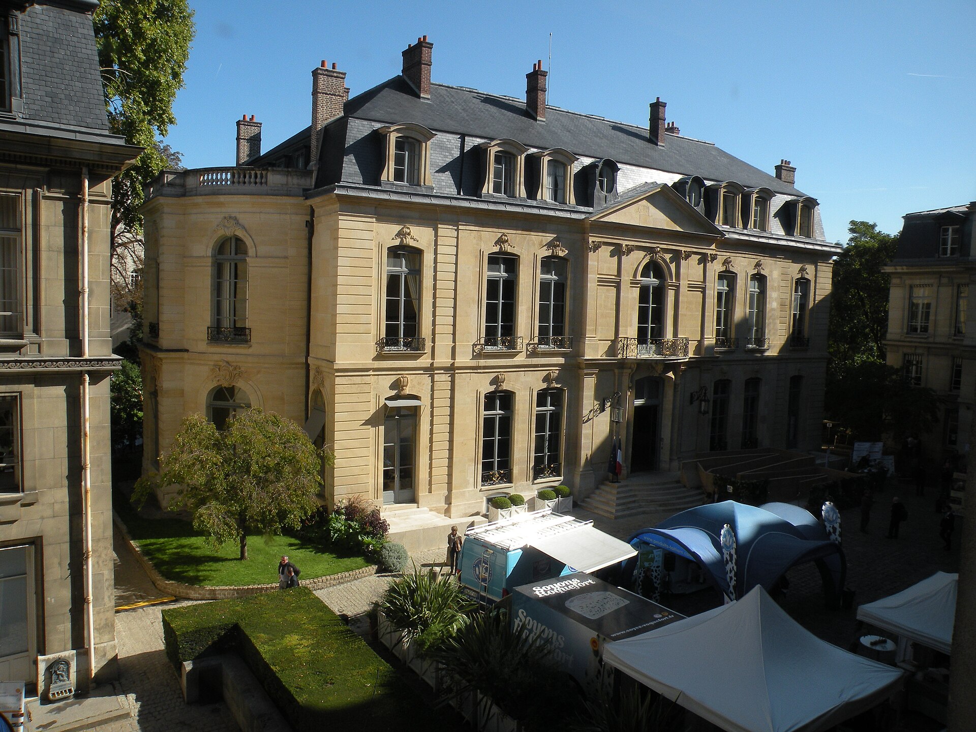 The Faubourg Saint Germain — image 1