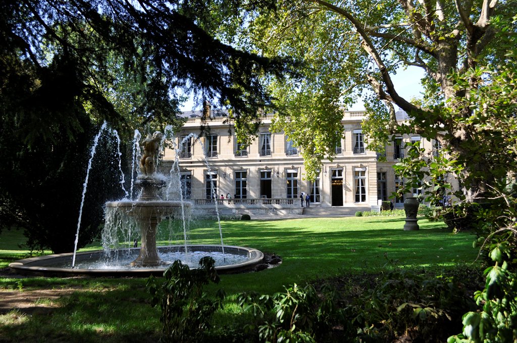 The Faubourg Saint Germain — image 1
