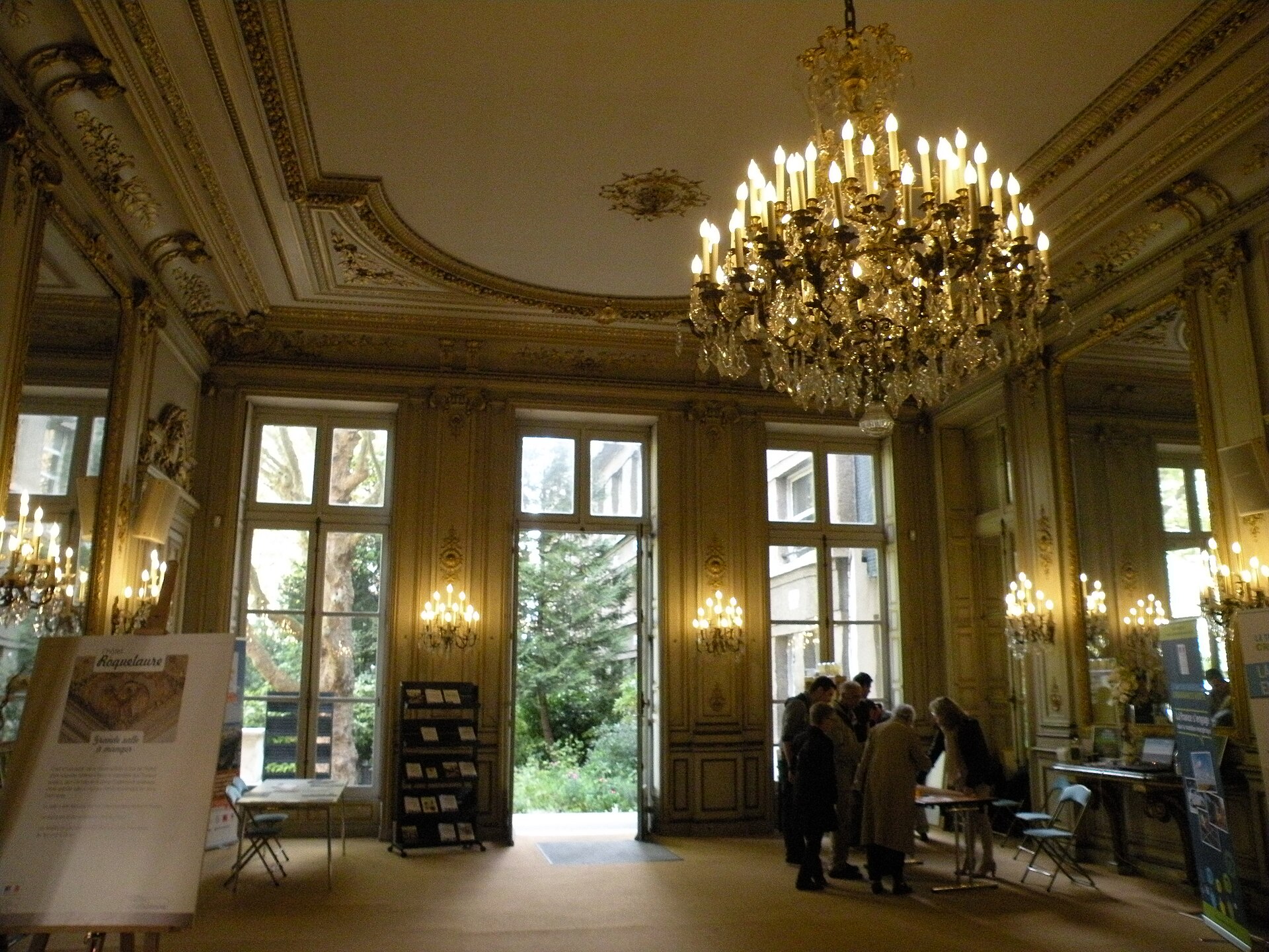 The Faubourg Saint Germain — image 6