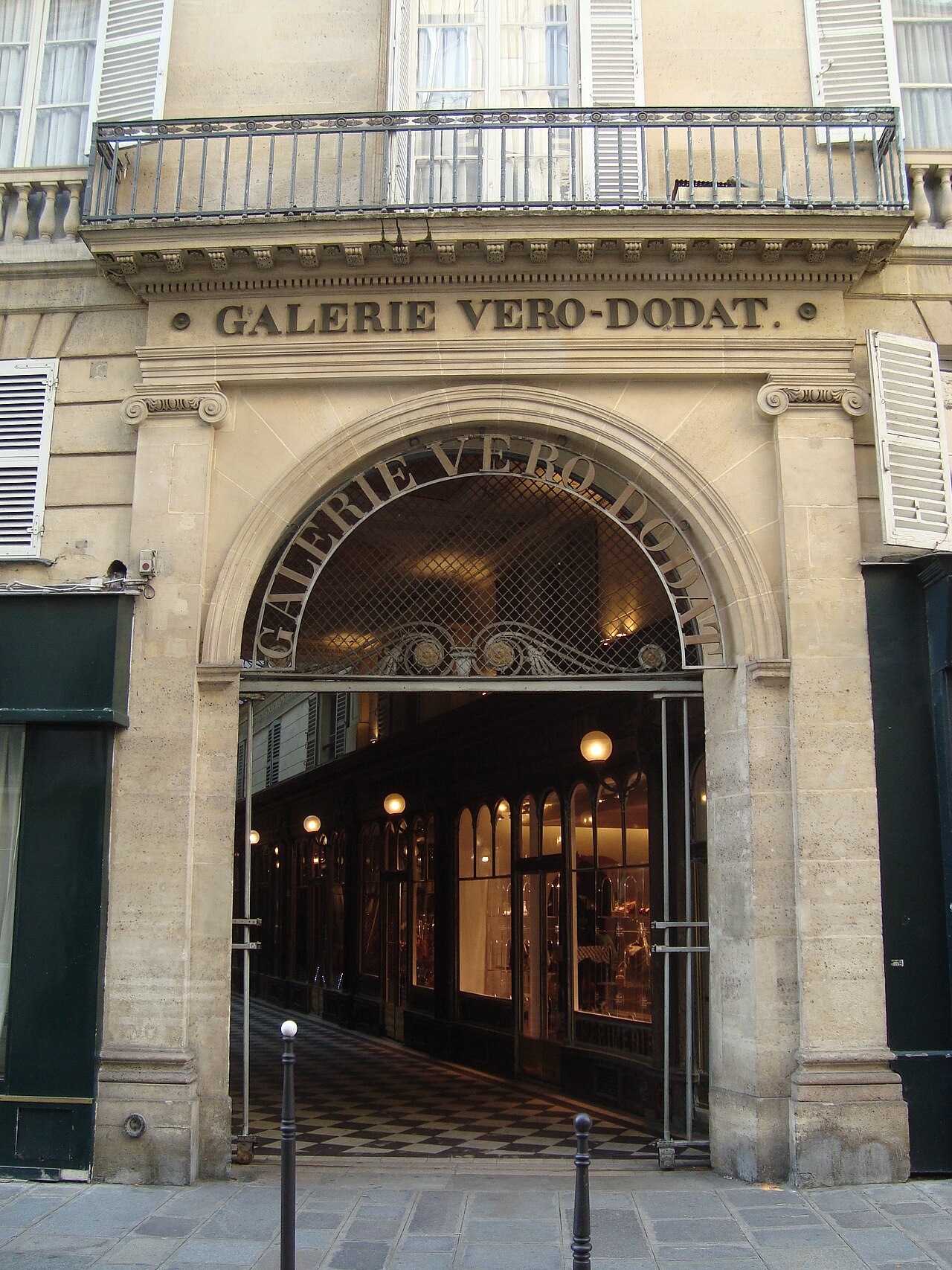 The Passages couverts & the Nouvelle Athènes — image 1