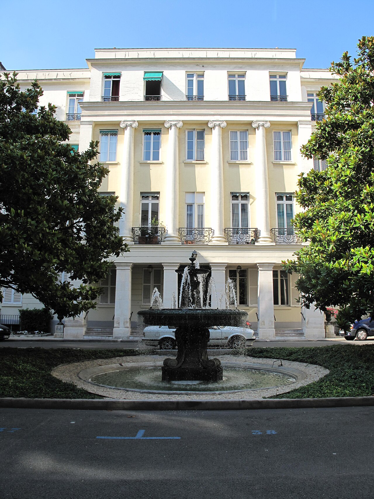 The Passages couverts & the Nouvelle Athènes — image 1