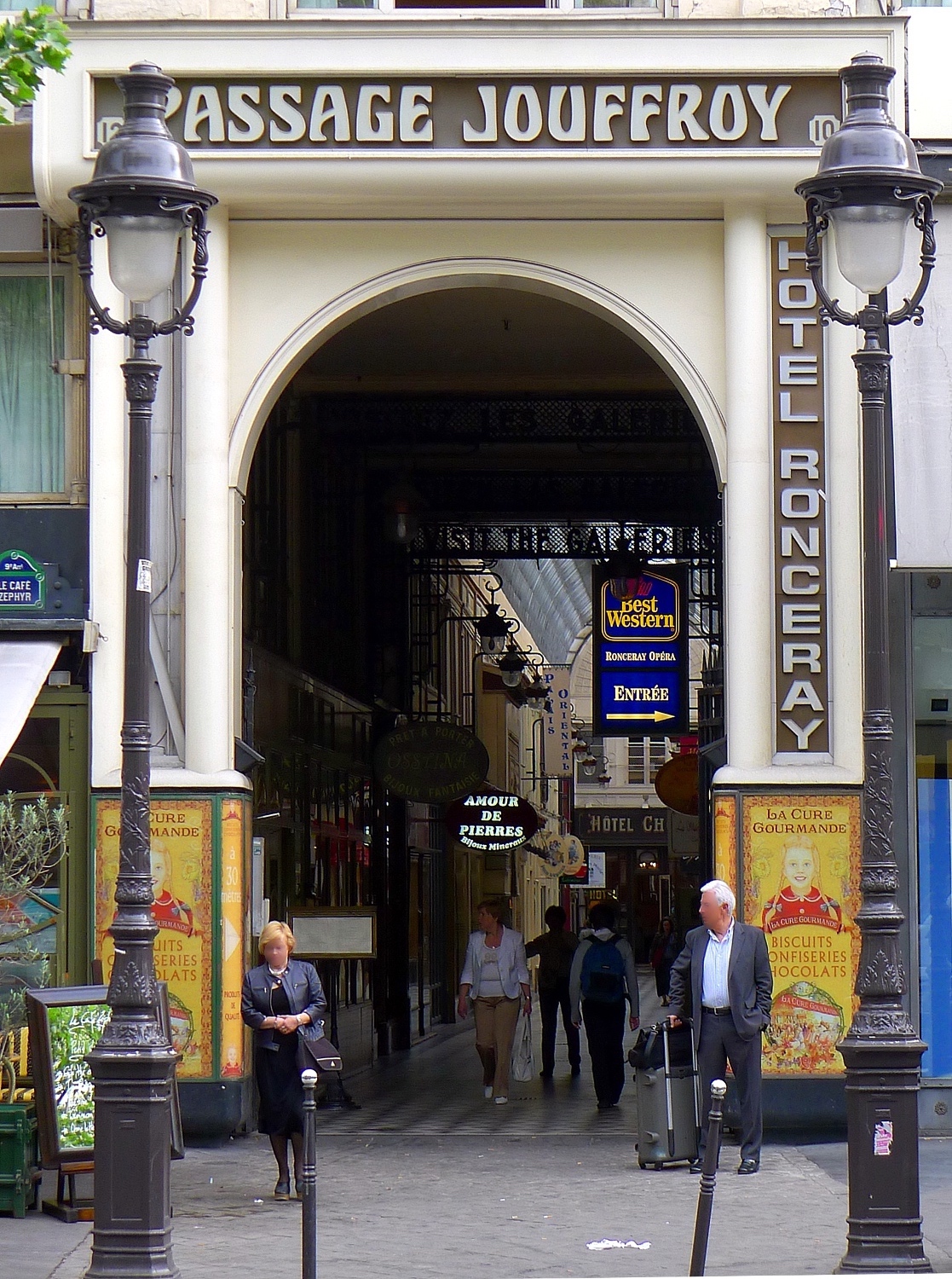 The Passages couverts & the Nouvelle Athènes — image 1