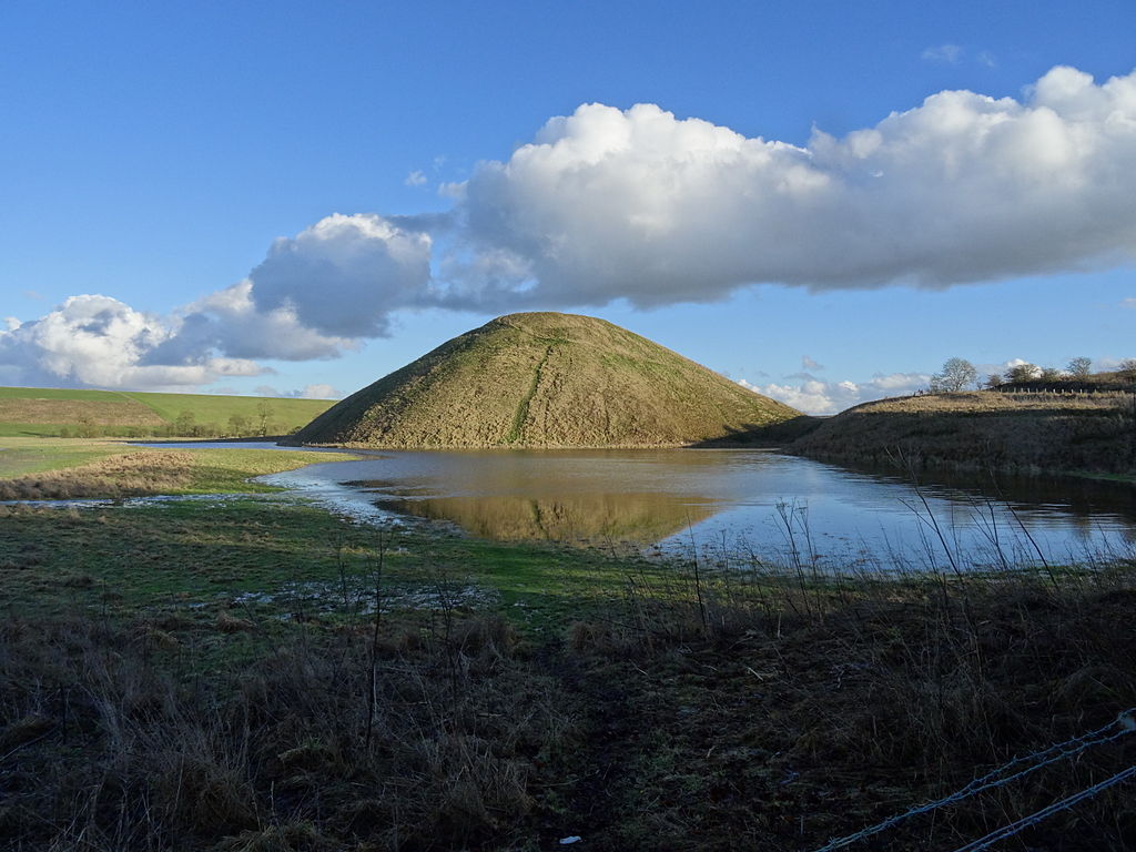 Silbury Hill - The artificial mound — image 2