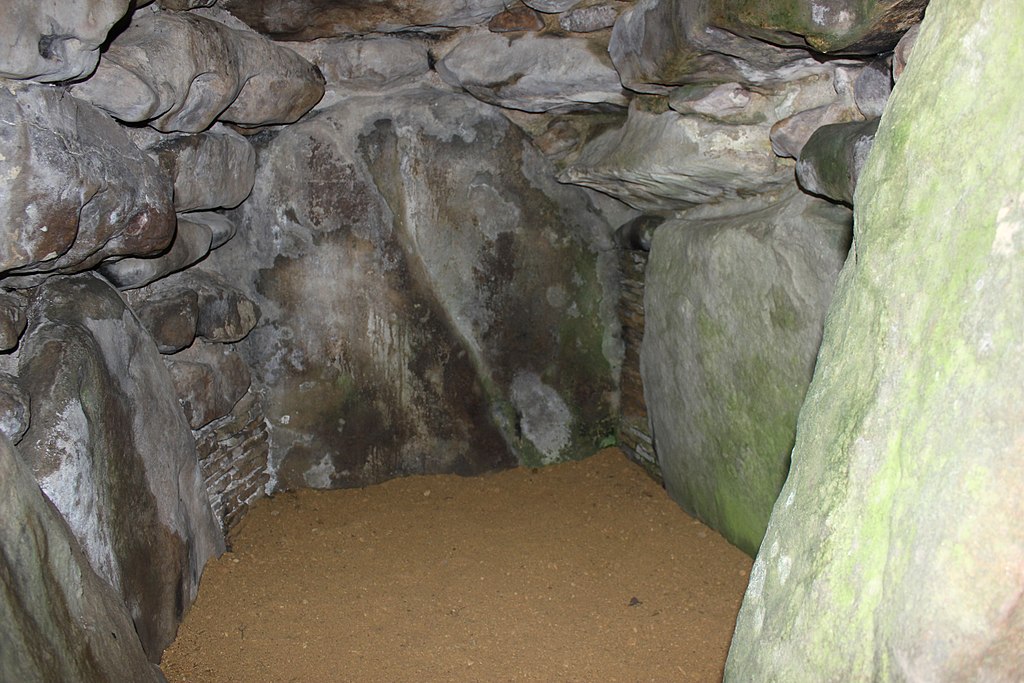 West Kennet & Normanton Down - Neolithic Long Barrows — image 8