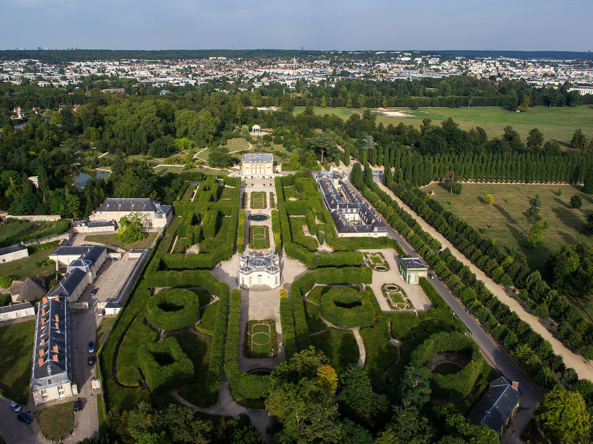 The Trianon Estate — image 5